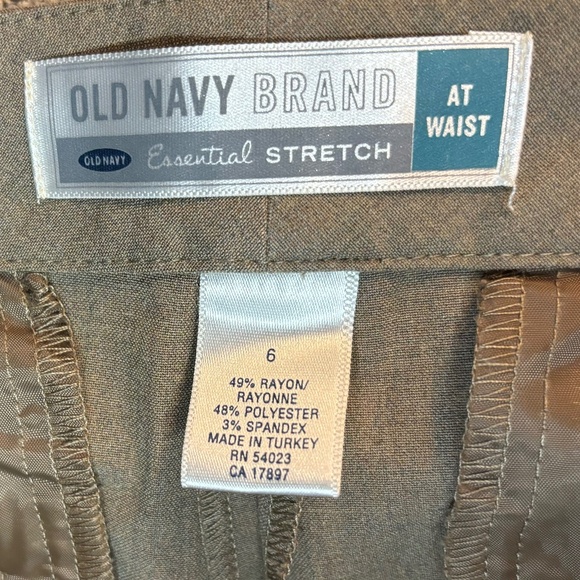 Old Navy Brand Essential Stretch Dress Pant - size 6 - Picture 3 of 15